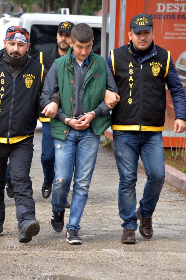 Çaldığı telefonla yakalanan kapkaçç polisi kandıramadı