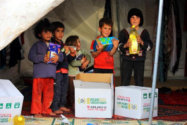 İHH, 5 yılda 7 bin 500 TIR'la Suriye'ye yardım yaptı