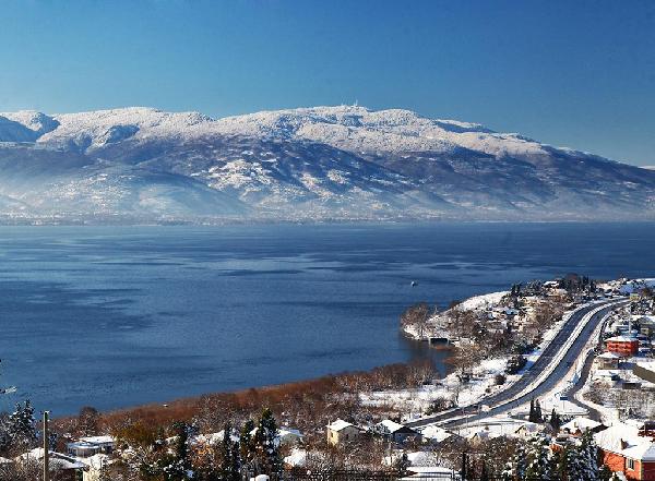 Kar yağışı Sapanca Gölü'ne yaradı