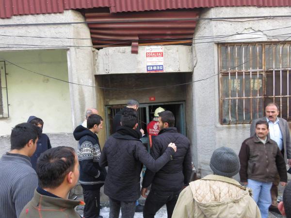 Ataşehir'de çıkan yangında bir kişi hayatını kaybetti