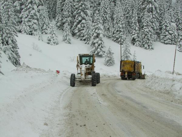 Ilgaz Dağı yolunda karla mücadele
