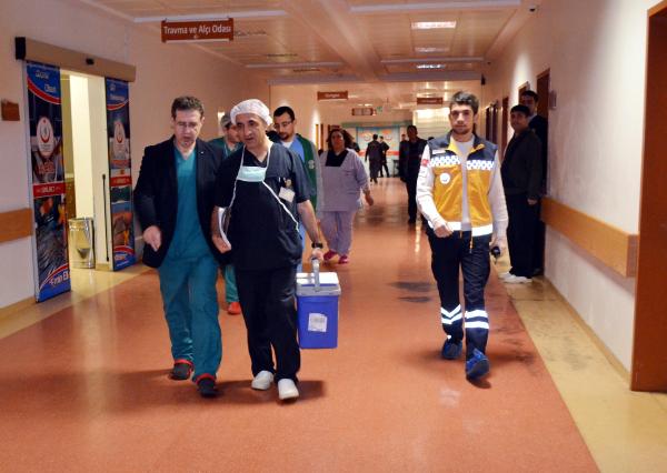 Kazada yaralanıp beyin ölümü gerçekleşen çocuk, 3 kişiye hayat verecek