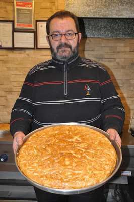 Eşinin ev yemeklerini satarak 'Ay- Bör' markasını yarattı