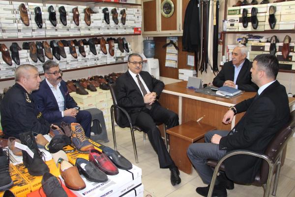 Silopi'de vatandaşlar yaralarını sarmaya çalışıyor (2)