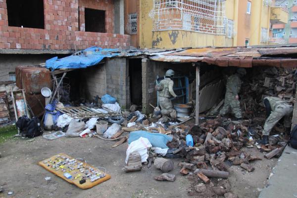 Silopi'de PKK'ya ait sabit kanatlı Mini İHA ele geçirildi