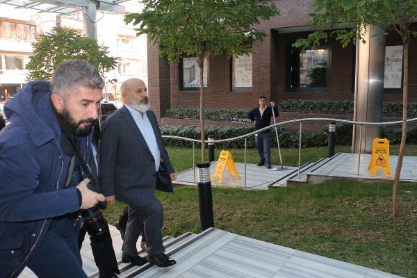 Gürsel Tekin, Ethem Sancak ve Fikret Orman Amerikan Hastanesine geldi