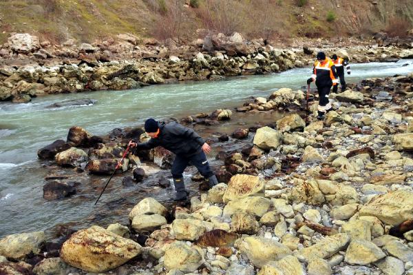 Kayıp çocuklar için Kelkit Çayı'nda yeniden arama başlatıldı