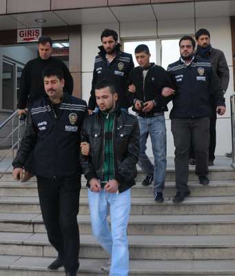 Tüfekli soygun girişimi kameraya yansıdı, 3 şüpheli tutuklandı