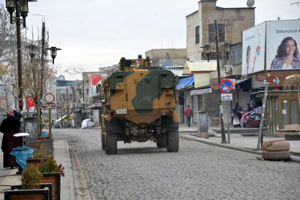 Sur'da Ulu Cami'den PKK'lılara 'teslim olun' anonsu yapıldı
