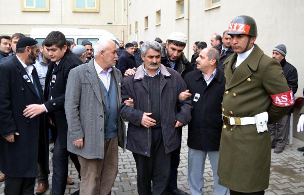 Şehit Uzman Çavuş Ali Şahin'in babası; 'Benim ciğerim yandı, başkalarının ciğeri, yüreği yanmasın' (2)