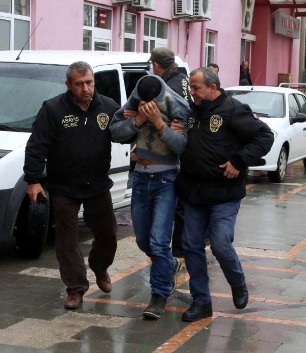 Para vermeyen annesi ve komşusunu öldüren şüpheli tutuklandı