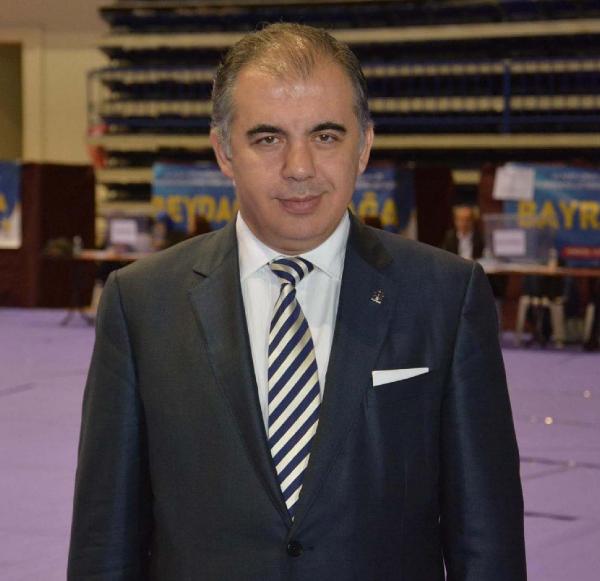 İzmir AK Parti'de her üyeye bir fidan