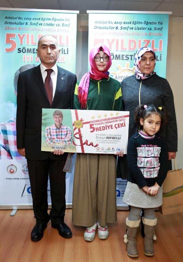 Okul birincilerine belediyeden tatil