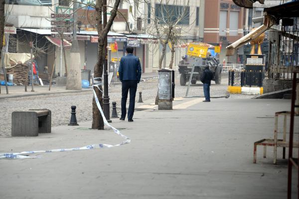 Diyarbakır Sur'da roketli saldırı: 2 uzman çavuş yaralı
