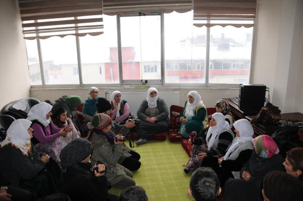 Hakkari'de kadınlar 'barış' için açlık grevine başladı