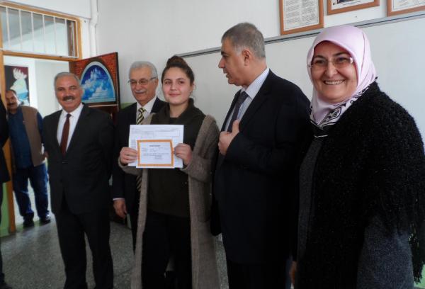 Karne alan öğrenciden 'Sabahın köründe bizi okula getiriyorsunuz' tepkisi