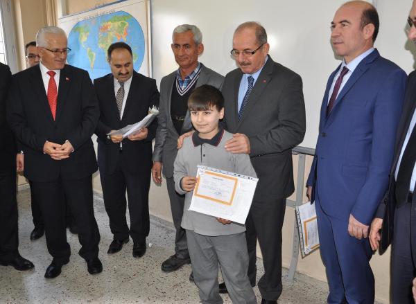 Vali Kocatepe'den öğretmenlere kıyafet uyarısı