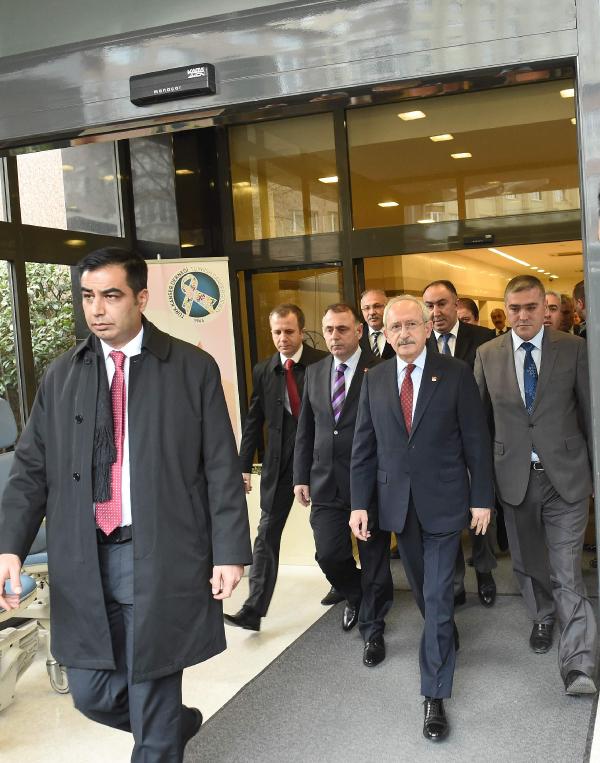 Kılıçdaroğlu, Koç ailesini ve Kamer Genç'i ziyaret etti