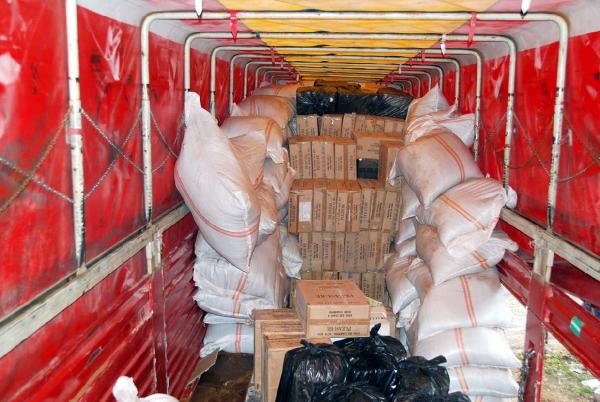 TIR'da 260 bin paket kaçak sigaraya 2 tutuklama