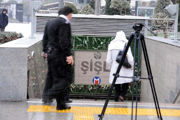 Şişli Metro İstasyonu 30 dakika kapalı kaldı