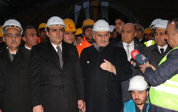 Bakan Yıldırım: Bu milleti bölmeye çalışanlar havasını alır (2)