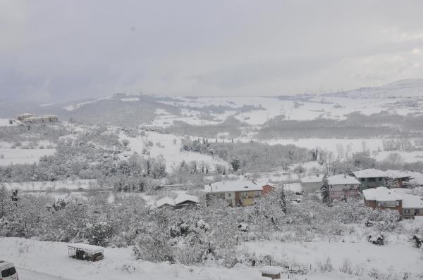 Kocaeli'de kar etkili oldu