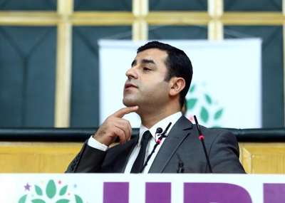 Demirtaş: "Sen halifesin" diye gazı vermişler o da halifeliğe doğru yürümek istiyor