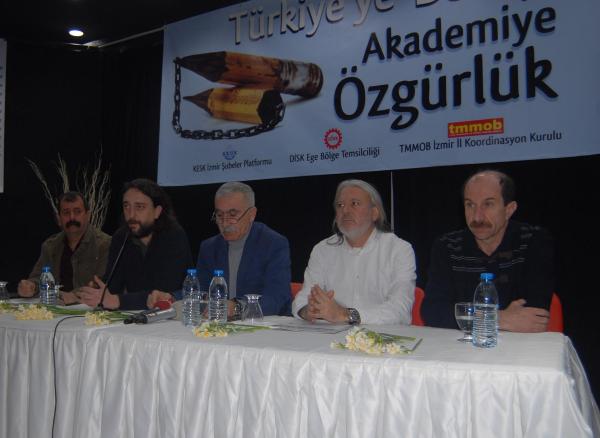 Bildiriyi imzalayan akademisyenlere İzmir'den destek