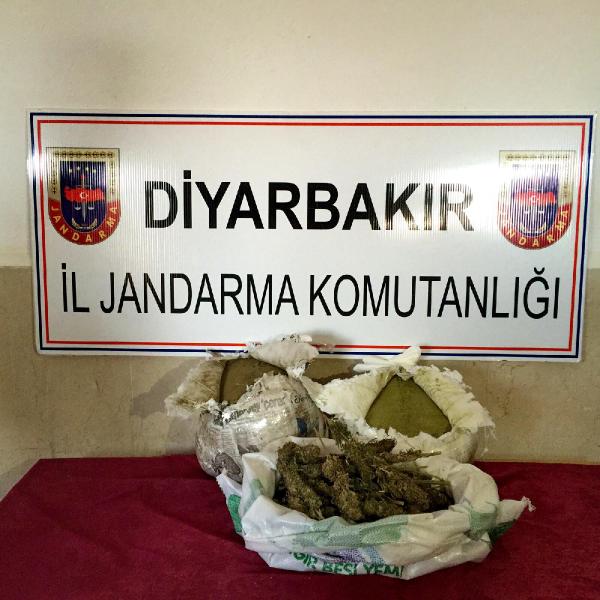 Diyarbakır'da 86 kilo esrar ele geçirdi, 3 kişi tutuklandı