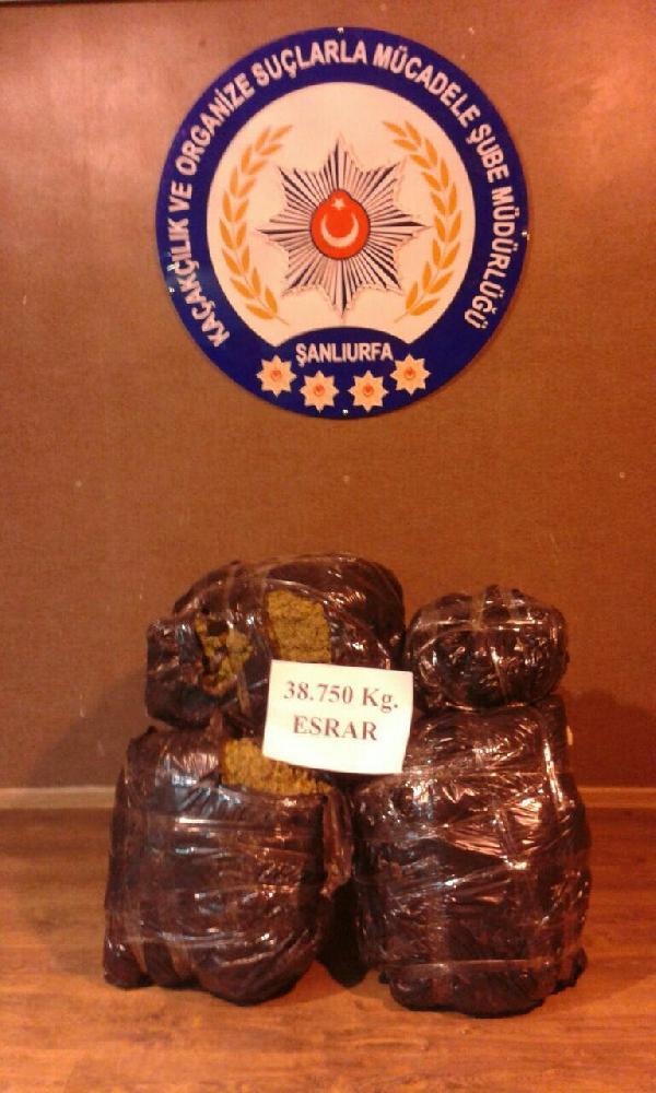 Şanlıurfa’da 38 kilo esrara 2 gözaltı