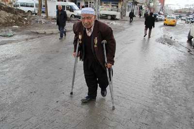 Kore gazisi: Devletten tekerlekli sandalya istedim vermedi, Kore'den yardım bekliyor