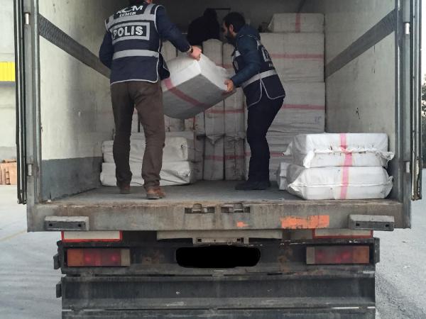 İzmir'de sigara kaçakçılığına darbe
