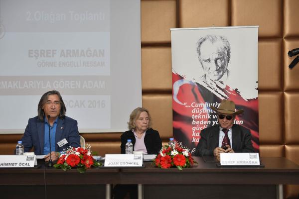 Parmaklarıyla gören adam