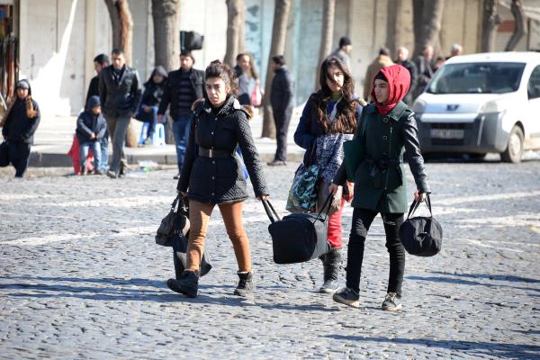 Diyarbakır Sur'da 1 astsubay ve 1 uzman çavuş şehit (2)- yeniden