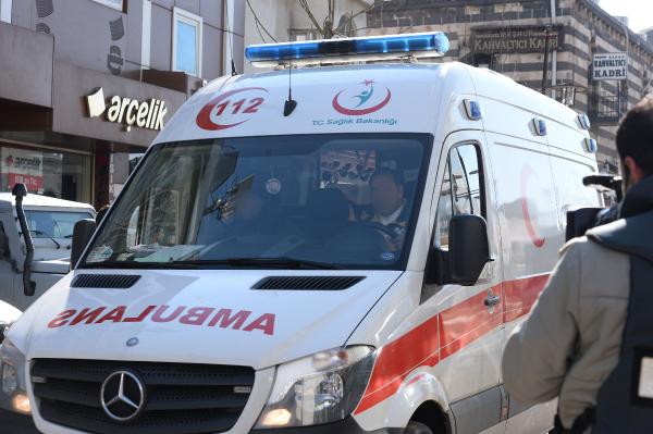 Diyarbakır Sur'da 1 astsubay ve 1 uzman çavuş şehit (3)