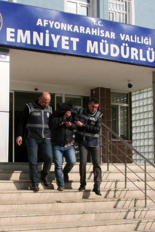 Haberde izlediği hırsızlık şüphelisini yakalattı