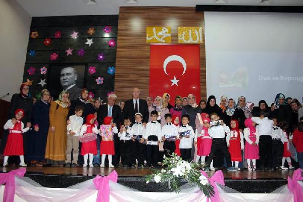 Mersin'de 'Elinizi çocuklardan çekin' eylemi