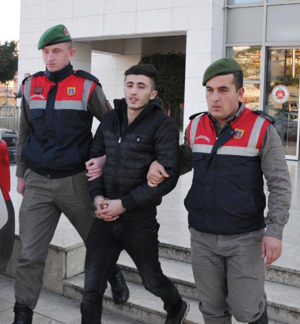 Otobüste yakalanan terör örgütü üyesi tutuklandı