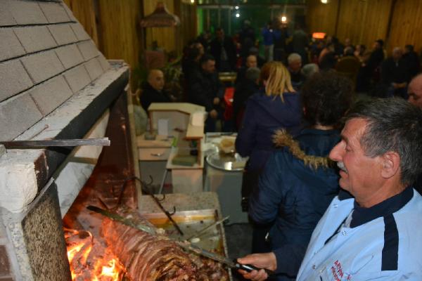Mustafa Koç için mevlit okutup cağ döner ve ayran dağıtıldı