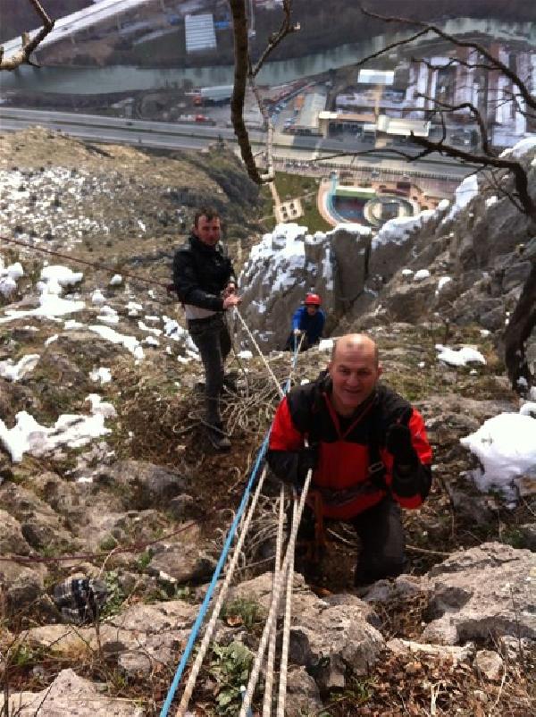 Amasya’da 12 saatlik keçi kurtarma operasyonu
