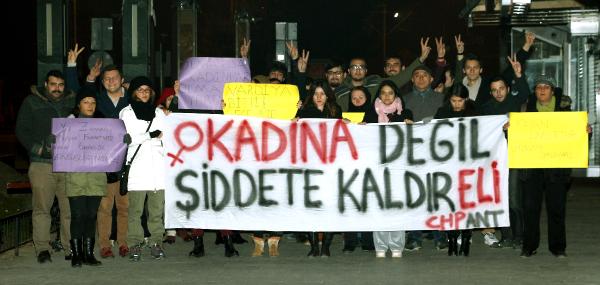 Gece 03.00'te tacizi protesto ettiler
