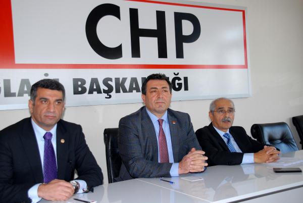 CHP'li Demir, akademisyenlere sahip çıktı