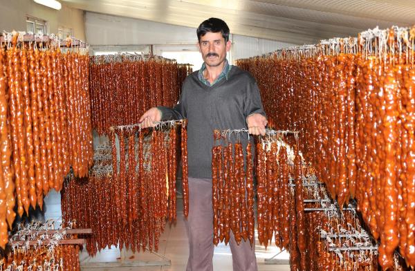 Ailesi için 'cevizli sucuk' üretmeye başladı, şimdi Türkiye'ye pazarlıyor