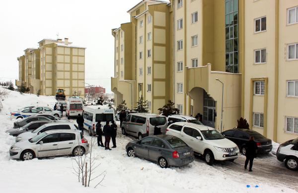 Polis eşinin tabancasıyla intihar etti