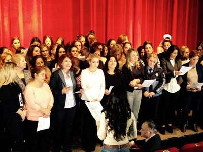 10 mahallede 10 koroya katılan 440 kadına 3 günlük Çanakkale tatili