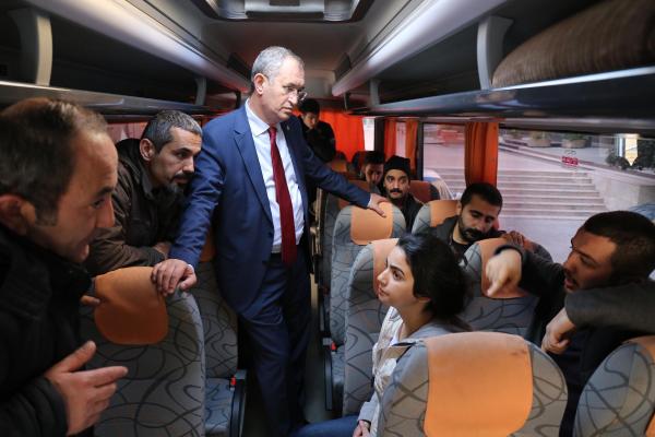 İzmir'de konserleri valilikçe yasaklanan Grup Yorum üyelerine, gözaltı (2)