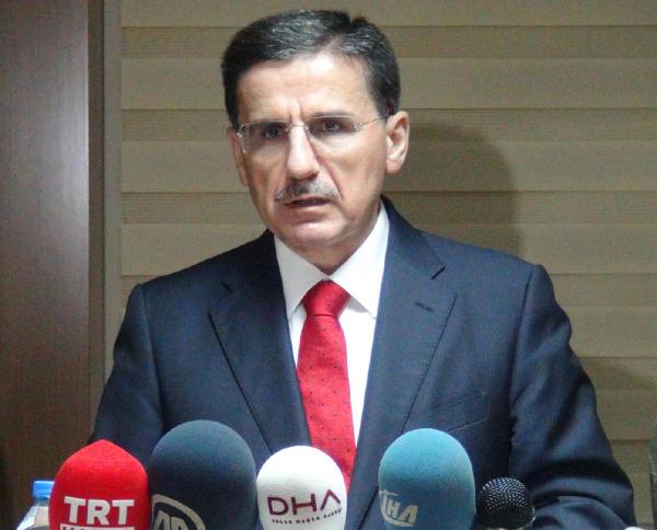 Vali Topaca: 2 günde Türkmen bolgesinden 1635 kişi Türkiye'ye giriş yaptı