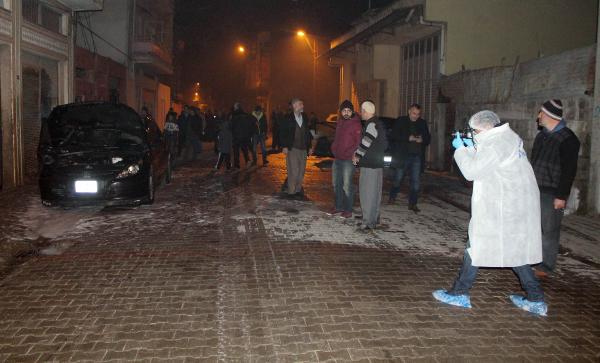 Adana'da 3 otomobil kundaklandı