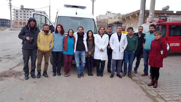 Gönüllü doktorların Cizre'ye girişine izin verilmedi