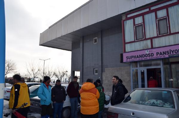 Dağcılardan Süphan'a kış tırmanışı